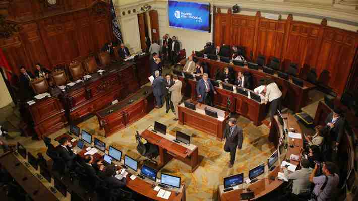 Índice Constitución: Oposición propone capítulo sobre FF.AA. y oficialismo uno sobre Defensoría de los DD.HH.