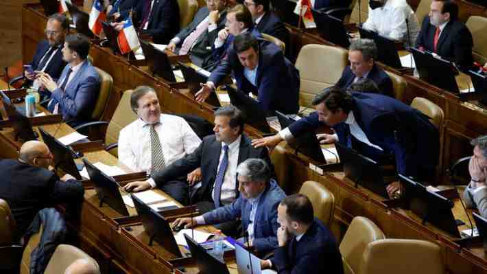 Indultos: Diputados de oposición valoran comisión investigadora en la Cámara y pedirá citar al Presidente Boric