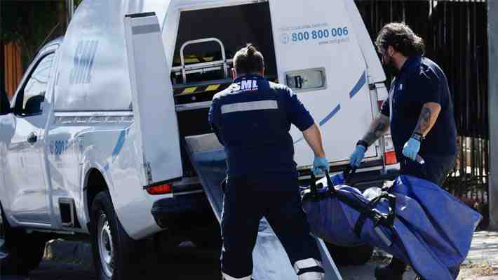 Hombre muere baleado en su departamento de Santiago Centro: Se indaga planificación