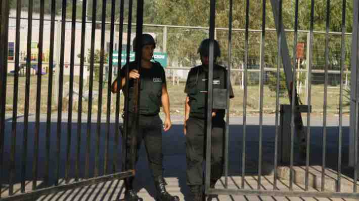 Defensoría denuncia que formalizado por muerte de carabinero en Concepción fue agredido por gendarmes