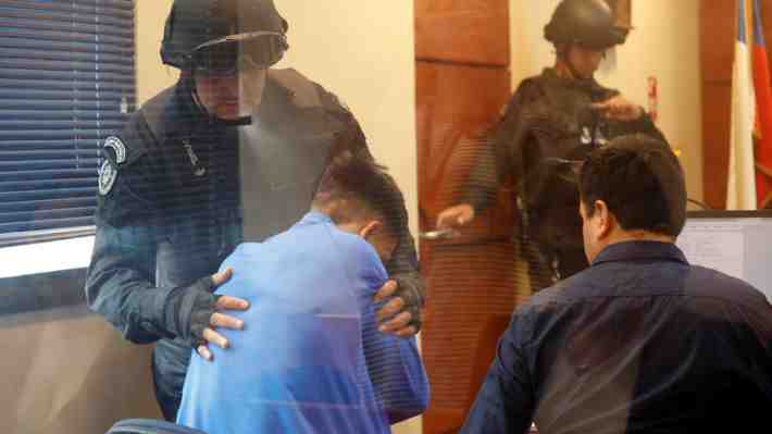Tribunal amplía la detención de sospechosos del crimen de carabinera y reo fugado será reingresado a penal