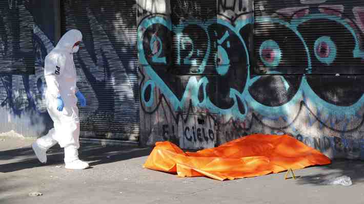 Hombre muere baleado en Independencia: Descendió de un vehículo y le dispararon desde su interior