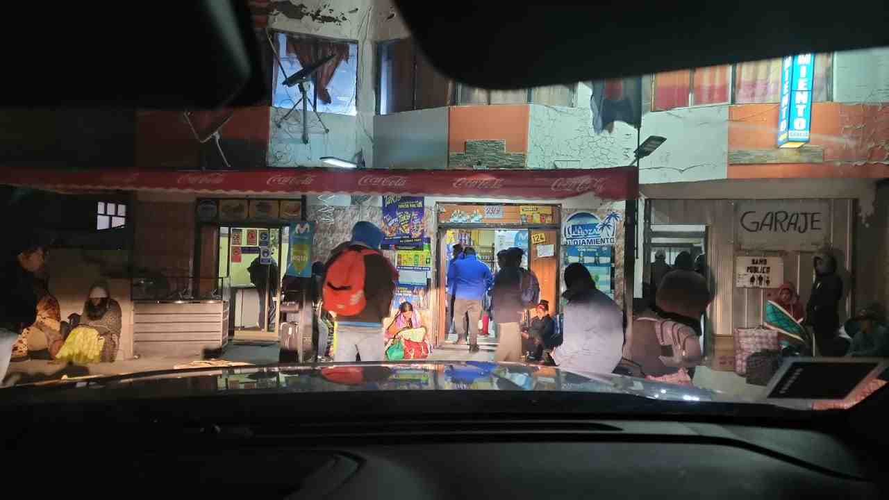 Más de 300 extranjeros son impedidos de salir de Chile tras ingresar de forma irregular: Están varados en Colchane