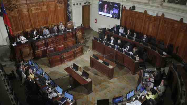 Derecho a la salud; sistema político y medio ambiente: Expertos ingresan más de 900 enmiendas a normas constitucionales