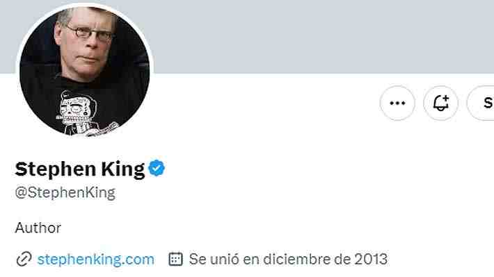 Twitter devuelve la marca de verificación azul a algunas personalidades y empresas